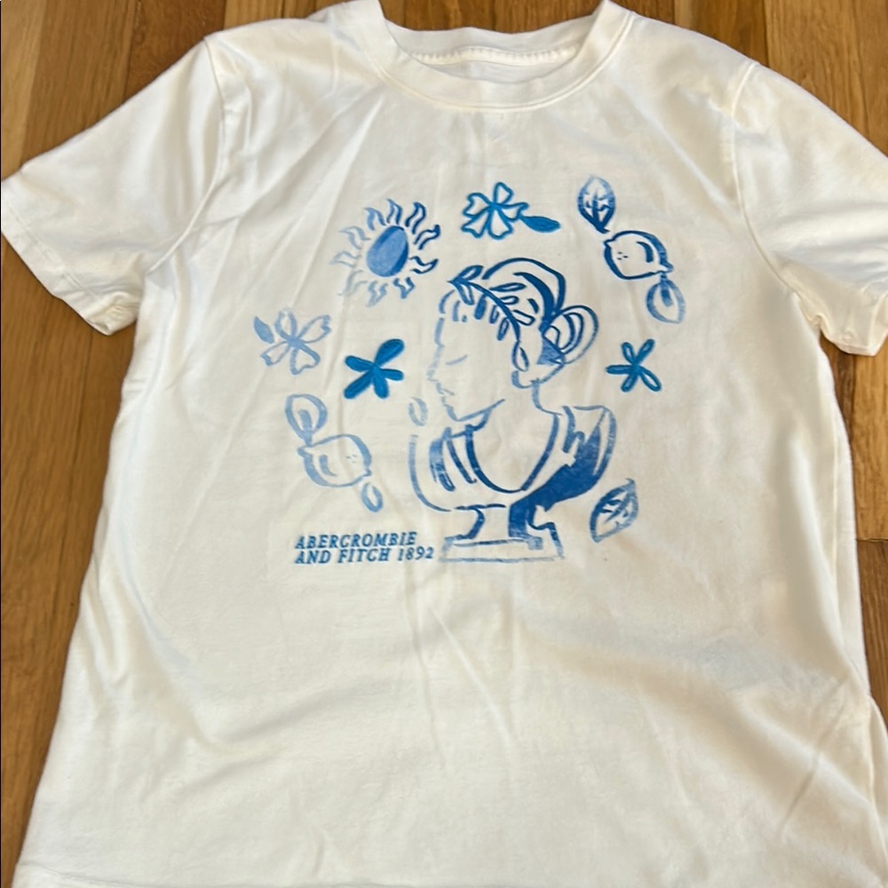 Abercrombie Lods White Graphic Oversized T-Shirt. 9/10